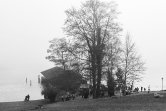 Bootshaus im fog, Historisches Hotel La Villa, black and white photo, am Starnberger See,