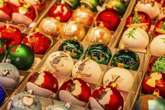 Sales stand with colorful Christmas tree balls, Christkindlmarkt, Marienplatz, Munich, Upper