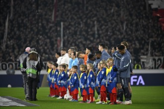 Teams teams take line-up in front of the start of the game, VfB Stuttgart, Feyenoord Rotterdam,