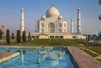 Taj Mahal, most famous building of the Mughal period in Agra