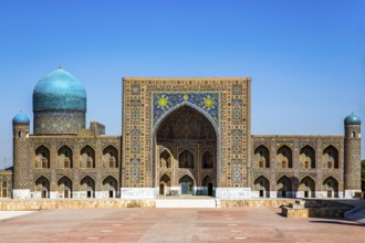 Tillakori Madrasah, Registan Square, ensemble of three madrasas, Samarkand, Uzbekistan