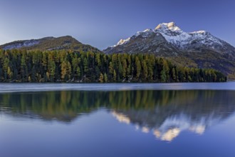 Mountain lake, reflection, mountains, larch forest, autumn discoloration, autumn, sunrise, Lake