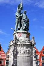 Monumental monument to Jan Breydel and Pieter de Coninck in front of historic staircases on the
