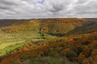 Indian summer on the Swabian Jura in the Nenninger Valley with the ruins of Reussenstein Castle