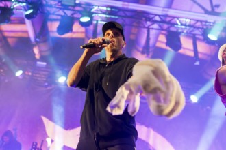 Carlito (Carlos Charlemoine), singer of Irie Révoltés live on Irieunion - Le Re-Tour pour une