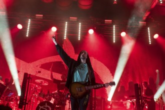 IDOT (Tobias von Kitzing), guitarist from Irie Révoltés live on Irieunion - Le Re-Tour pour une