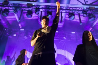 Carlito (Carlos Charlemoine, singer) and iDot (Tobias von Kitzing, guitarist) from Irie Révoltés