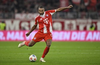 Jonathan Tah FC Bayern Munich FCB (04) Action at the ball Allianz Arena, Munich, Bayern, Germany