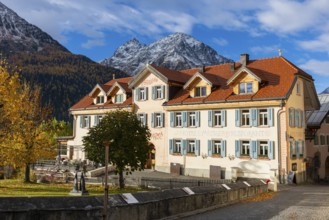 Hotel Meisner, historic houses, Piz Mezdi, Piz d'arpiglias, autumn, Guarda, Engadin, Graubünden,