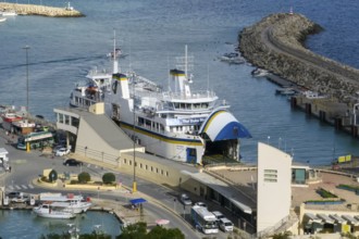 Car ferry with roll-on roll-off RoRo method for ship with two flaps for entry exit for ferry