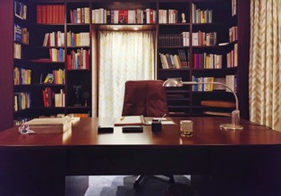 Willy Brandt's desk and study in the exhibition at the Willy-Brandt-Forum, Unkel,