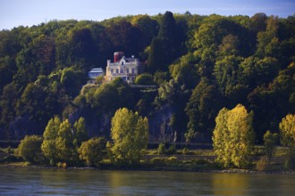 Marienfels Castle with Rhine, former residence of entertainer Thomas Gottschalk, Remagen,
