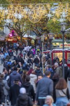 Full city center, shopping street, Kettwiger Straße pedestrian zone in Essen, first takeaways and