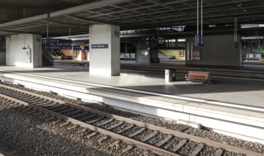 Empty platform at Berlin Südkreuz station, 31.10.2025. There are no ICE trains stopping at Südkreuz