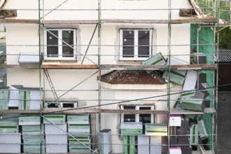 Energetic renovation of an apartment building, renovation of an old building, thermal insulation,