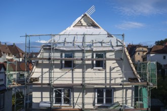 Energetic renovation of an apartment building, renovation of an old building, thermal insulation,