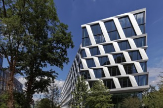 One Plaza office and commercial building with distinctive façade, HPP Architekten, Düsseldorf,