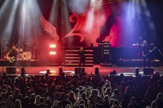 Jean Bormann (guitarist), (drummer) Vassilios Lucky Maniatopoulos, LaFee (singer, real name: