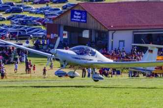Fliegerbergfest des Luftsportverein Rossfeld 2012 auf dem Rossfeld in Metzingen-Glems,