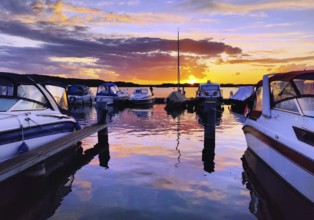 Sunset over Lake Gudelack at Marina Lindow (Mark), Stechlin-Ruppiner Land nature park Park,