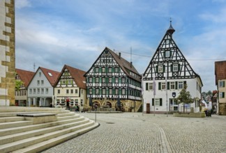 Historic half-timbered houses and market fountains, market square, Pfullingen, Baden-Württemberg,