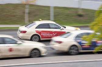Taxis, Düsseldorf-Bilk railway station, taxi stand, North Rhine-Westphalia