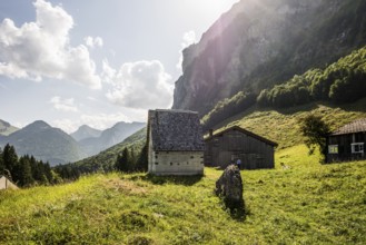 Alm and modern chapel, Alm Enge, Hirschau, Kanisfluh, Bregenzerwald, Vorarlberg, Alps, Austria