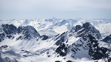 View of mountain panorama, mountain landscape in winter, Albula Alps, Rhaetian Alps, Graubünden,