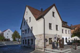 Residential and commercial building, built in 1972, today restaurant, Mauergasse 16, Lauf an der