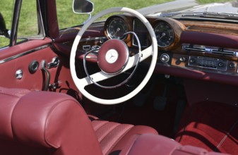 Vintage car, Mercedes Benz W 198 steering wheel
