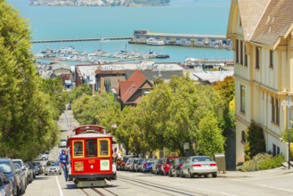 Powell-Hyde line cable car, San Francisco, California, USA