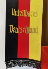 Mourning ribbon with the inscription Indivisible Germany, exhibition, Stiftung