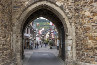 The old town of Ahrweiler, arch of the Ahrtor, city gate, city wall, Ahrhutstraße, renovated,