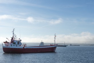 Kiel Fjord, Holtenau district, Kiel, Baltic Sea, ships at anchor to the Kiel Canal locks, NOK,