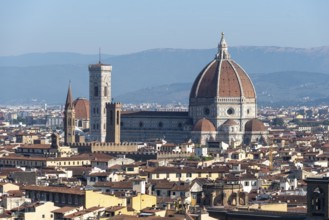 Santa Maria del Fiore Cathedral, left Campanile di Giotto, Florence, Tuscany, Italy