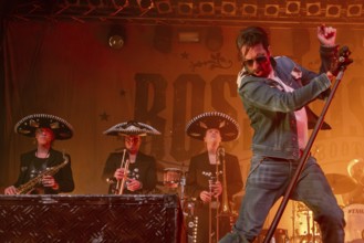 Alec Völkel (Boss Burns), singer of the band The BossHoss during their Back To The Boots Tour 2025