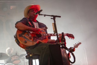 Sascha Vollmer (Hoss Power), singer of the band The BossHoss on their Back To The Boots Tour 2025