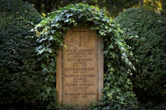 Gravesite, Gravestone, Grave of the Oskar and Rosa Gerhardt family, Waldfriedhof, autumn, autumnal,