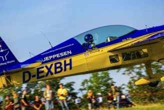 An Extra EA-300 of Extra Flugzeugproduktions- und Vertriebs GmbH with the registration D-EXBH