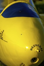 Pitot tube for speed measurement labelled NEZVEDAT (DO NOT LIFT) and tow release in the nose of a