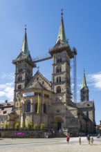 Cathedral on Cathedral Square, tourists, Old Town, UNESCO World Heritage Site, Bamberg, Upper