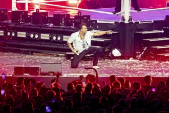 Dag-Alexis Kopplin (singer of the band SDP) at the Arena Tour 2025 of FiNCH in the ZAG Arena in