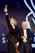 Sunnyi Melles with the German Acting Award 2025 for the category Comedic Role in Die Zweiflers and