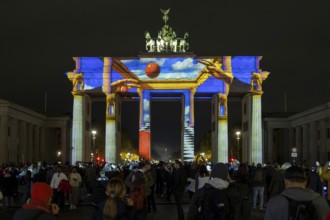 Brandenburg Tor, 21st BERLIN FESTIVAL OF LIGHTS, motto Let's Shine Together, light installations, 8