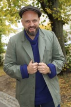 Tibor Locher at the annual press conference for the 2025/2026 season at the Theater am Frankfurter