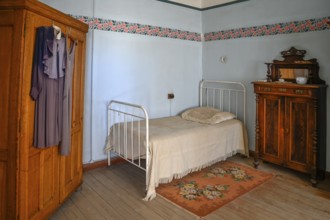 Former residential house, interior, Kolmanskop, restricted diamond area, near Lüderitz, Karas