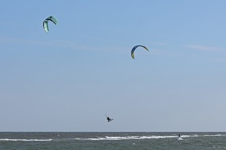 Kitesurfer jumping, Baltic Sea, Falshöft, Pommerby, Schleswig-Holstein, Germany