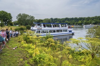 Schwalbe II landing stage at Oelbach, Lake Kemnader, people boarding and disembarking, Heveney,