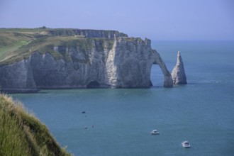 View of the Falaise d'Aval rock arch, Étretat, Département Seine-Maritime, France