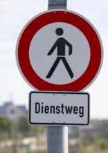 Traffic sign, passage prohibited, official route, on a federal road, Germany